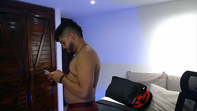 kevyn Stone online show from October 9, 11:36 pm