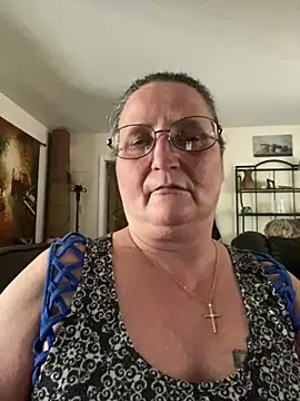 Snapshot of HurtfulExplorer67 chatting on May 16, 6:28 pm HurtfulExplorer67 online show from May 16, 6:28 pm