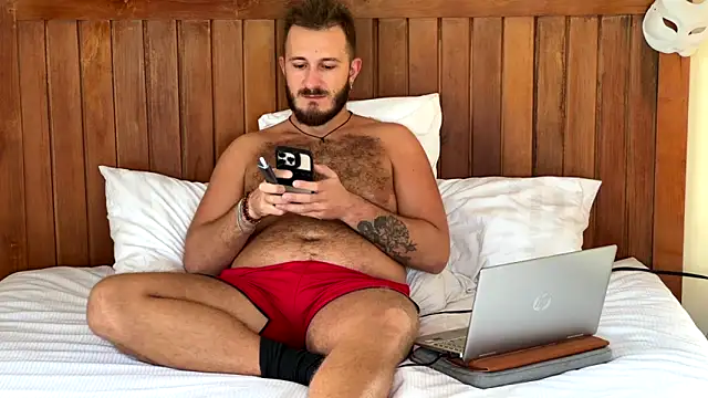 Snapshot of mrmaxiy chatting on May 25, 7:47 am mrmaxiy online show from May 25, 7:47 am