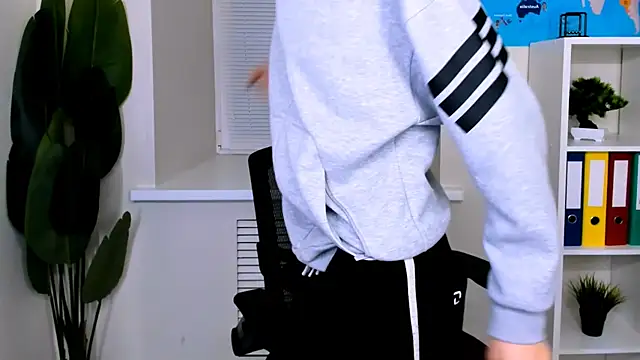 Snapshot of MarkBranston chatting on October 25, 3:29 pm MarkBranston online show from October 25, 3:29 pm