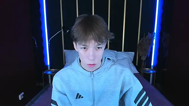 Snapshot of MarkBranston chatting on November 19, 5:51 am MarkBranston online show from November 19, 5:51 am