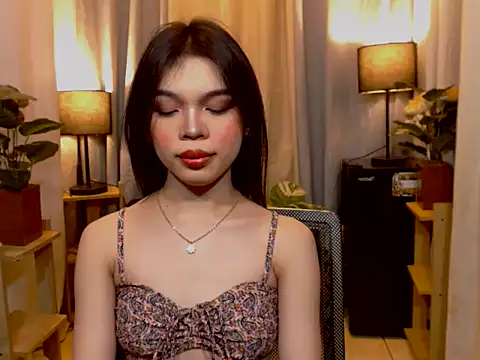 TWINKTRANSSHANEL online show from February 17, 10:34 am