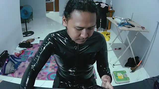 Snapshot of latexidn chatting on November 15, 9:54 pm latexidn online show from November 15, 9:54 pm