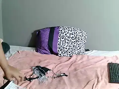 BoobsBae04 online show from October 13, 8:09 pm