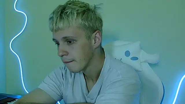  Timmy Boy  online show from October 7, 11:57 pm