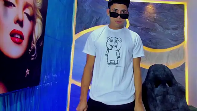 Play boys Hot2 online show from October 29, 12:51 pm