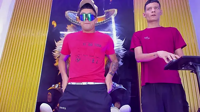 Play boys Hot2 online show from November 14, 3:38 am