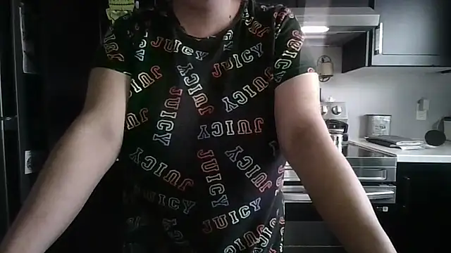 Snapshot of october1992xx chatting on October 21, 12:28 pm october1992xx online show from October 21, 12:28 pm