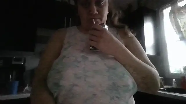 Snapshot of october1992xx chatting on November 6, 1:45 pm october1992xx online show from November 6, 1:45 pm