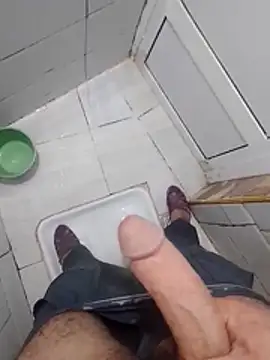 Iuhggikk online show from October 31, 7:59 pm