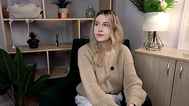 RoxaneDuperre online show from October 12, 7:29 am