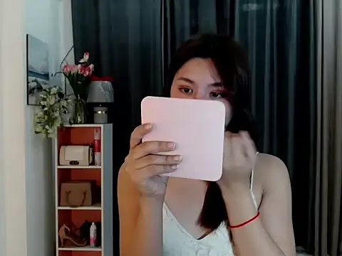 Snapshot of buttycamillex chatting on February 2, 12:09 am buttycamillex online show from February 2, 12:09 am