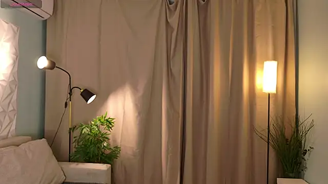 Playful Lia online show from November 10, 2:05 pm