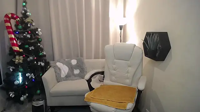 VestaWoody online show from December 22, 7:38 am