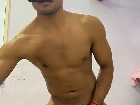 OooYessboyy online show from May 13, 7:00 pm