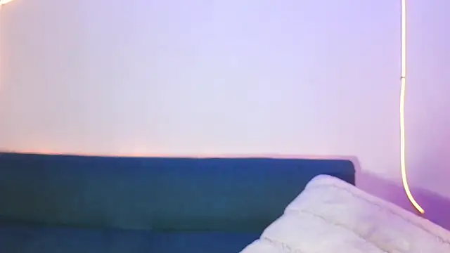 luna valen online show from April 10, 3:34 am