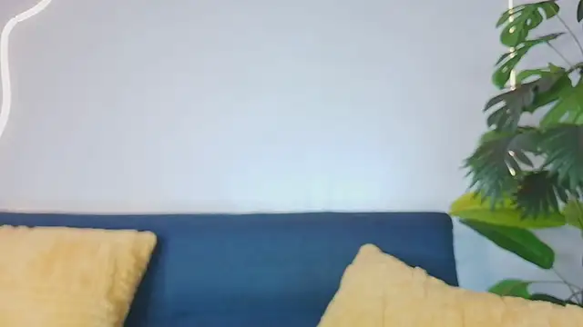 Snapshot of luna_valen chatting on May 27, 4:09 am luna valen online show from May 27, 4:09 am