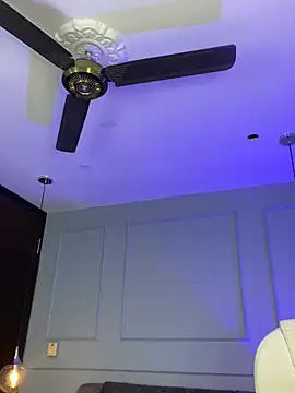 Rose monroee online show from April 8, 7:47 pm