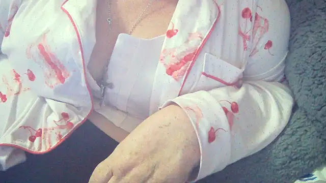 Playful MILF Demi online show from February 8, 10:18 am