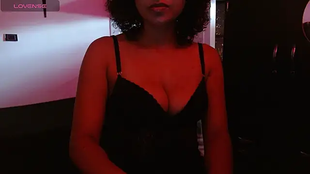 Snapshot of Seductress_Malia chatting on July 3, 3:40 pm Seductress Malia online show from July 3, 3:40 pm