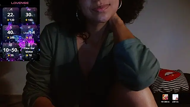 Snapshot of Seductress_Malia chatting on July 14, 1:19 am Seductress Malia online show from July 14, 1:19 am