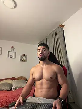 Snapshot of Ezzio_Scolaro chatting on February 16, 2:40 am Ezzio Scolaro online show from February 16, 2:40 am