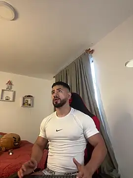 Snapshot of Ezzio_Scolaro chatting on February 25, 10:08 pm Ezzio Scolaro online show from February 25, 10:08 pm