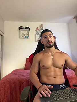 Ezzio Scolaro online show from April 16, 10:34 pm