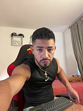 Ezzio Scolaro online show from April 17, 10:57 pm