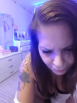 Snapshot of KRISZTIN1987 chatting on November 16, 6:24 pm KRISZTIN1987 online show from November 16, 6:24 pm