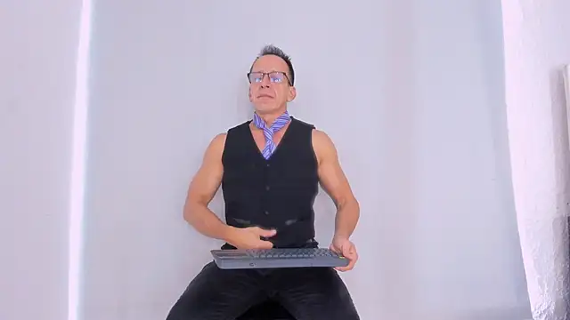  axelking  online show from November 8, 11:43 am