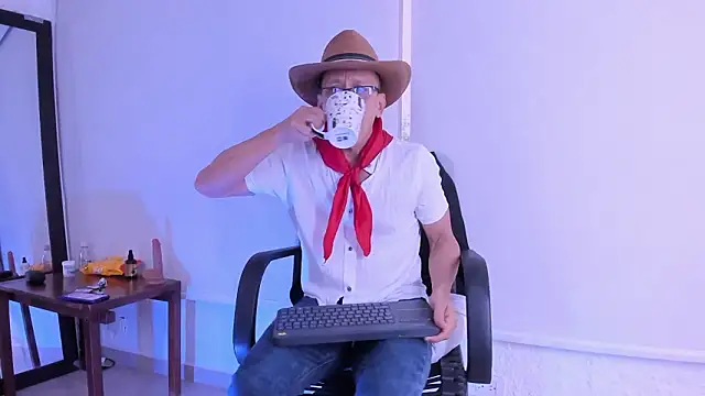  axelking  online show from February 2, 11:42 am