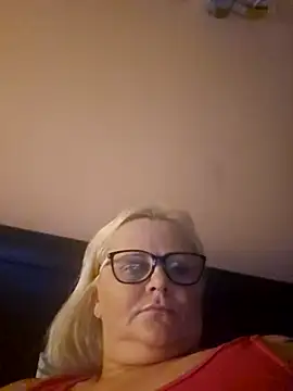 NieMaJazdyBezGwiazdy7883 online show from October 9, 6:28 pm