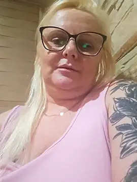 NieMaJazdyBezGwiazdy7883 online show from October 31, 4:30 pm