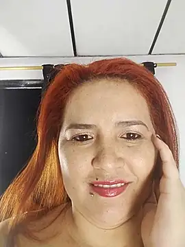 Snapshot of vauroraper chatting on October 18, 2:36 am vauroraper online show from October 18, 2:36 am