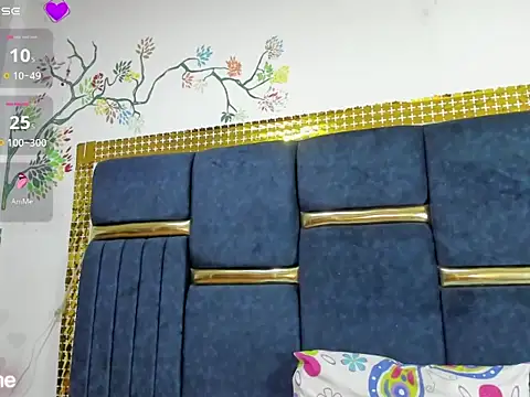 Snapshot of vauroraper chatting on October 22, 1:39 am vauroraper online show from October 22, 1:39 am