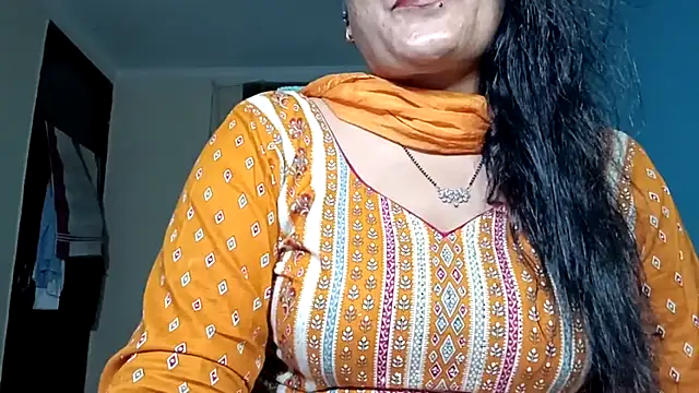 horny milf couple online show from April 20, 5:26 pm