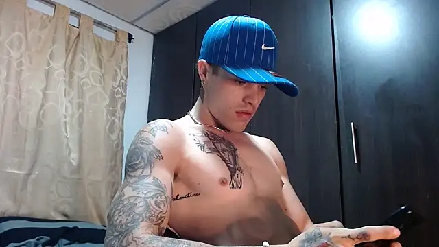 Snapshot of imsammytop chatting on February 5, 11:42 pm imsammytop online show from February 5, 11:42 pm