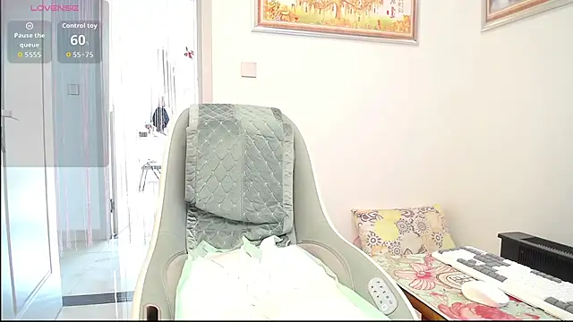 Snapshot of selinajuan chatting on December 15, 3:00 am selinajuan online show from December 15, 3:00 am