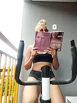 Helenoir online show from February 12, 2:45 pm