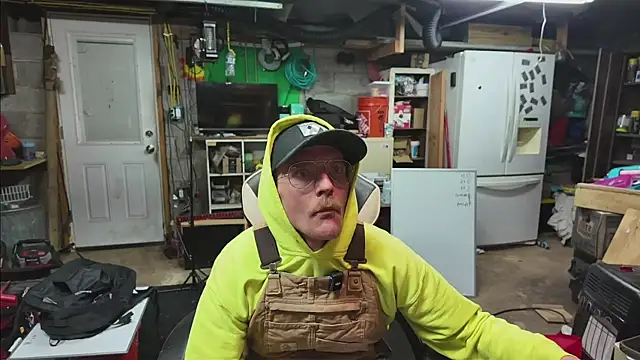 AverageMaleJay online show from December 5, 10:13 am