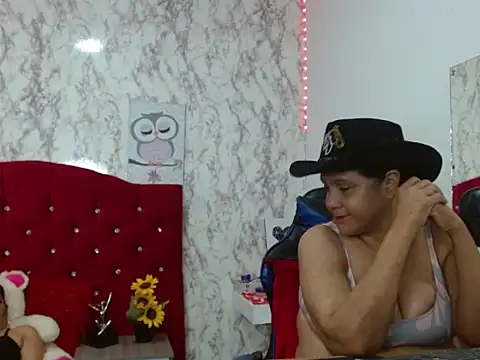 DannaLanegra2 online show from November 25, 5:02 pm