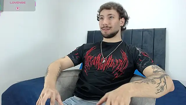 angel kyrozz online show from February 11, 7:08 pm