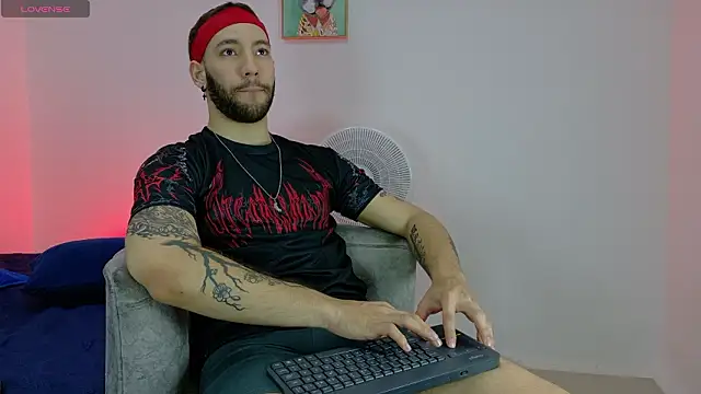 angel kyrozz online show from March 12, 6:58 pm