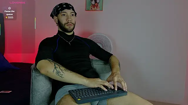 angel kyrozz online show from March 14, 7:08 pm