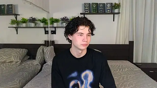 Cute Mike online show from February 14, 1:35 am