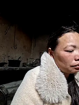 miomio-12 online show from March 26, 1:49 pm