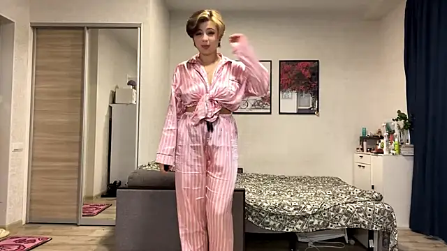 LunaMoonstar online show from October 5, 11:08 am