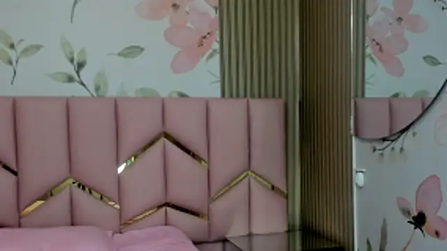 Laia 18 online show from November 18, 11:48 pm