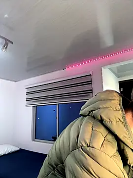 Snapshot of noah_red chatting on October 10, 1:48 am noah red online show from October 10, 1:48 am